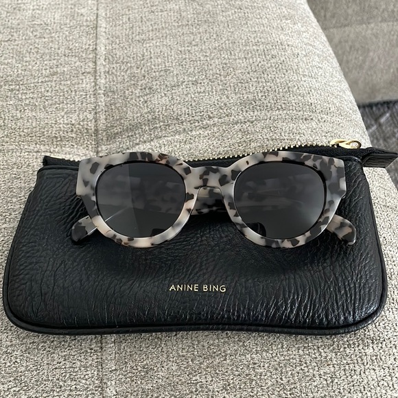 Anine Bing Accessories - Anine Bing Sunglasses